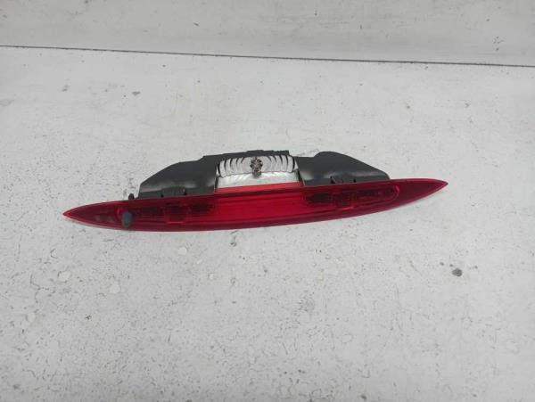 3EME FEU STOP RENAULT - Vue 1